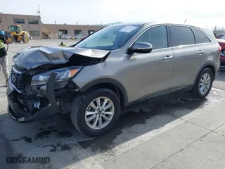 2019 Kia Sorento LX V6 with VIN 5XYPG4A54KG476373, listed as a IAAI auction lot 41751522 with 71,486 mi miles. Bid and sale history available at carsss.com. Image 2.