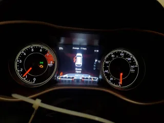 2016 Jeep Cherokee Limited z VIN 1C4PJMDS1GW209057, wystawiony jako Copart lot #57108855 z przebiegiem 86 874 mil mil oraz Szkoda całkowita • Salvage title. Historia ofert i sprzedaży dostępna na DreamBid. Obrazek 9.