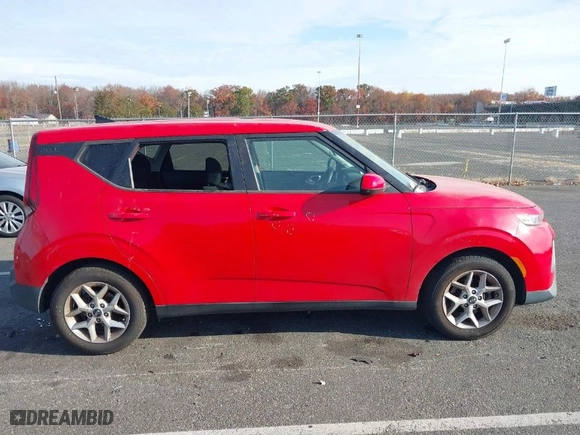 2020 Kia Soul LX with VIN KNDJ23AU1L7709369, listed as a IAAI auction lot 40757641 with 98,267 mi miles. Bid and sale history available at carsss.com. Image 13.