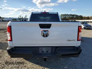2020 Ram 1500 Tradesman z VIN 1C6SRFNT9LN421718, wystawiony jako Copart lot #81620444 z przebiegiem 38 419 mil mil oraz Szkoda całkowita • Salvage title. Historia ofert i sprzedaży dostępna na DreamBid. Obrazek 6.