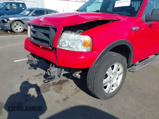 2006 Ford F-150 XLT z VIN 1FTPW14V96KC52092, wystawiony jako IAAI lot #42034553 z przebiegiem 178 376 mil mil oraz . Historia ofert i sprzedaży dostępna na DreamBid. Obrazek 6.