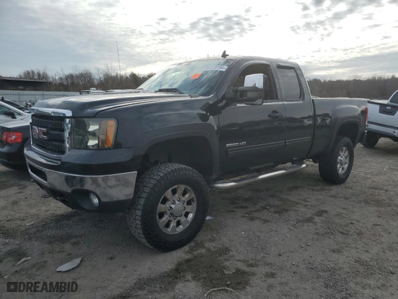 2011 GMC Sierra 2500HD SLE with VIN 1GT220CG4BZ212653, listed as a Copart auction lot 81278194 with 141,740 mi miles and Clean Title. Bid and sale history available at carsss.com. Image 1.