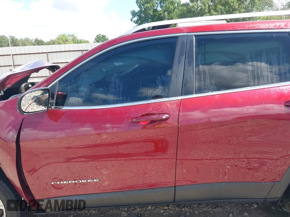 2020 Jeep Cherokee Altitude with VIN 1C4PJLLB3LD586099, listed as a IAAI auction lot 42706250 with 84,848 mi miles and . Bid and sale history available at DreamBid. Image 15.