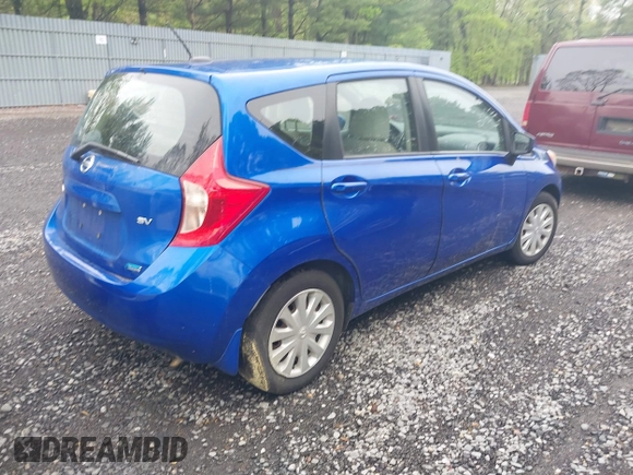 2015 Nissan Note SV with VIN 3N1CE2CP0FL403137, listed as a IAAI auction lot 42208818 with 197,082 mi miles and . Bid and sale history available at DreamBid. Image 4.