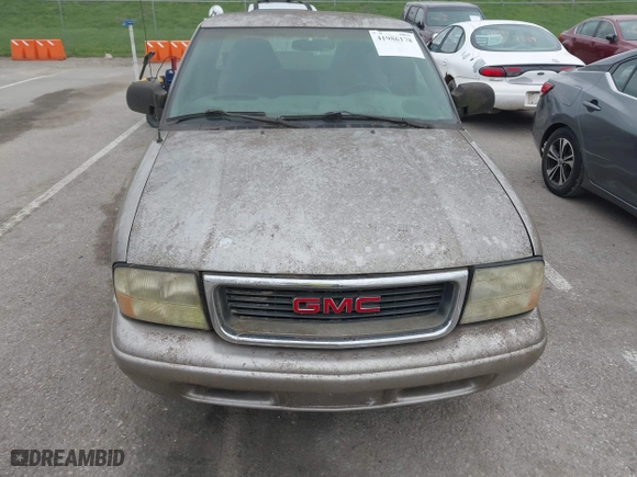 2003 GMC Sonoma SLS with VIN 1GTCS19X838182906, listed as a IAAI auction lot 41986178 with 0 mi miles. Bid and sale history available at carsss.com. Image 6.
