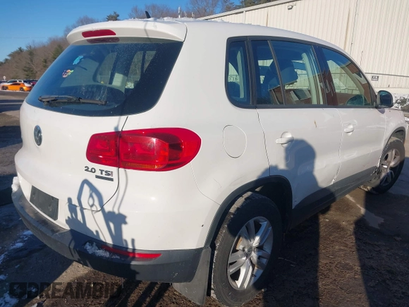 2013 Volkswagen Tiguan SE z VIN WVGBV3AX3DW608410, wystawiony jako IAAI lot #41397876 z przebiegiem 119 867 mil mil oraz . Historia ofert i sprzedaży dostępna na DreamBid. Obrazek 4.