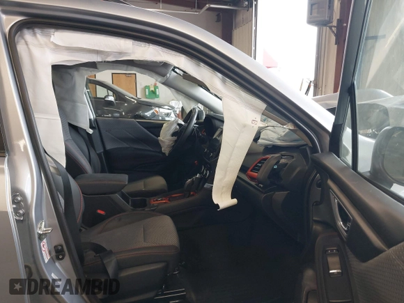 2019 Subaru Forester Sport with VIN JF2SKAPC6KH591322, listed as a IAAI auction lot 41981902 with 47,643 mi miles. Bid and sale history available at carsss.com. Image 5.
