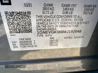 2021 Chevrolet Traverse LT Cloth z VIN 1GNEVGKW8MJ192048, wystawiony jako IAAI lot #42556137 z przebiegiem 106 304 mil mil oraz . Historia ofert i sprzedaży dostępna na DreamBid. Obrazek 3.