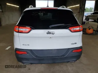 2016 Jeep Cherokee Latitude с VIN 1C4PJMCS8GW215956, выставлен на аукционе Copart как лот 61360485 с пробегом 101 150 миль миль и Списание • Salvage title. История ставок и продаж доступна на DreamBid. Изображение 6.