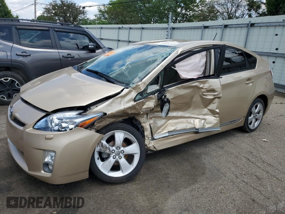 2011 Toyota Prius I z VIN JTDKN3DUXB0322138, wystawiony jako Copart lot #58489395 z przebiegiem Nie podano mil oraz Szkoda całkowita • Salvage title. Historia ofert i sprzedaży dostępna na DreamBid. Obrazek 1.