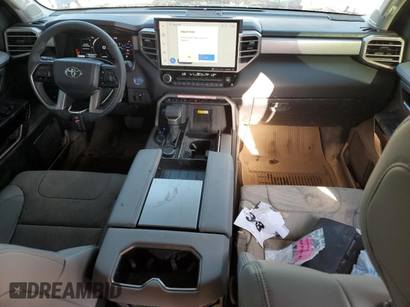 2024 Toyota Sequoia SR5 with VIN 7SVAAABA5RX040811, listed as a Copart auction lot 77905414 with 6,748 mi miles and Salvage Title. Bid and sale history available at carsss.com. Image 8.