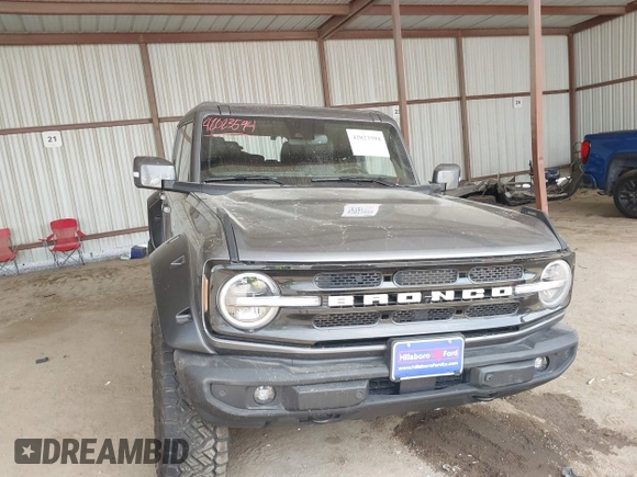 2023 Ford Bronco z VIN 1FMEE5DP8PLA91454, wystawiony jako IAAI lot #42023594 z przebiegiem 49 354 mil mil oraz . Historia ofert i sprzedaży dostępna na DreamBid. Obrazek 1.