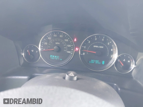 2006 Jeep Commander with VIN 1J8HH48KX6C367335, listed as a IAAI auction lot 39776393 with 190,707 mi miles. Bid and sale history available at carsss.com. Image 7.