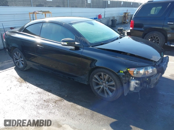 2010 Volvo C70 with VIN YV1672MC3AJ092099, listed as a IAAI auction lot 42001790 with 122,863 mi miles. Bid and sale history available at carsss.com. Image 1.