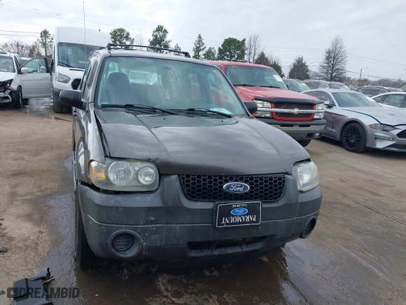 2005 Ford Escape XLS Value with VIN 1FMYU92Z35KA20497, listed as a IAAI auction lot 41509893 with 149,866 mi miles. Bid and sale history available at carsss.com. Image 12.