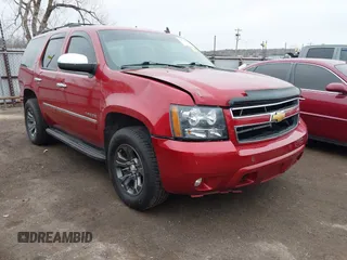 2012 Chevrolet Tahoe LTZ z VIN 1GNSKCE01CR279589, wystawiony jako IAAI lot #41712358 z przebiegiem 186 841 mil mil oraz . Historia ofert i sprzedaży dostępna na DreamBid. Obrazek 1.