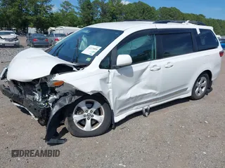 2020 Toyota Sienna LE Auto Access Seat with VIN 5TDKZ3DCXLS059272, listed as a IAAI auction lot 42279808 with 2 mi miles and . Bid and sale history available at DreamBid. Image 2.