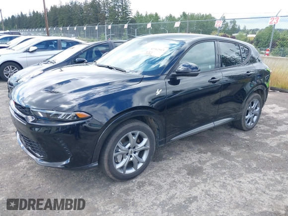 2024 Dodge Hornet R/T z VIN ZACPDFCW9R3A32594, wystawiony jako IAAI lot #42312913 z przebiegiem 22 544 mil mil oraz . Historia ofert i sprzedaży dostępna na DreamBid. Obrazek 17.