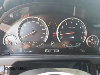 2016 BMW X5 M z VIN 5YMKT6C52G0R79404, wystawiony jako Copart lot #54587105 z przebiegiem 89 465 mil mil oraz Szkoda całkowita • Salvage title. Historia ofert i sprzedaży dostępna na DreamBid. Obrazek 9.