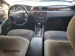2014 Chevrolet Impala LT z VIN 2G1WB5E34E1147639, wystawiony jako Copart lot #56320445 z przebiegiem 121 243 mil mil oraz Czysty tytuł • Clean title. Historia ofert i sprzedaży dostępna na DreamBid. Obrazek 8.