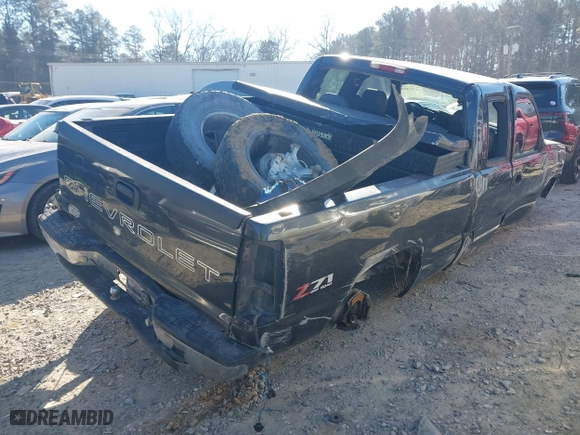 2003 Chevrolet Silverado 1500 Work Truck with VIN 2GCEC19XX31352031, listed as a IAAI auction lot 41283482 with 131,106 mi miles. Bid and sale history available at carsss.com. Image 4.
