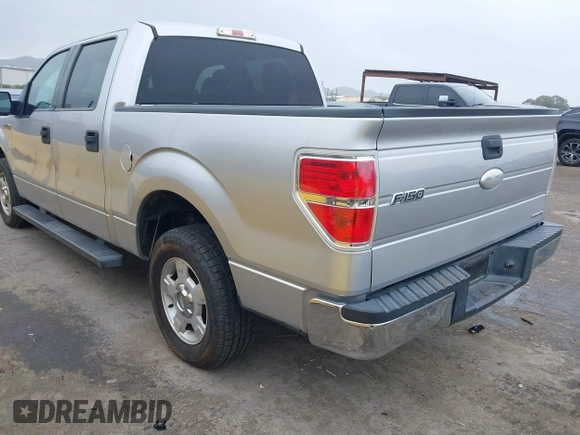 2012 Ford F-150 XL with VIN 1FTEW1CM4CFA48370, listed as a IAAI auction lot 41615930 with 180,132 mi miles. Bid and sale history available at carsss.com. Image 3.