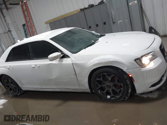2016 Chrysler 300 with VIN 2C3CCAGG7GH171013, listed as a IAAI auction lot 41531620 with 92,134 mi miles. Bid and sale history available at carsss.com. Image 6.
