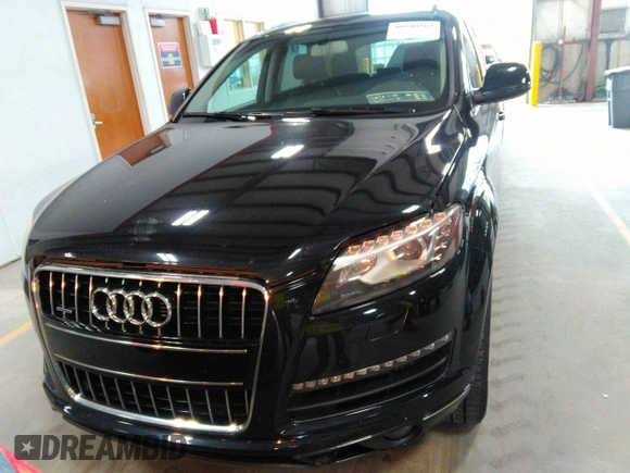 2014 Audi Q7 Premium Plus z VIN WA1LMAFE3ED013667, wystawiony jako IAAI lot #40940362 z przebiegiem 111 599 mil mil oraz . Historia ofert i sprzedaży dostępna na DreamBid. Obrazek 12.