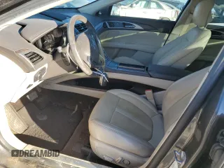 2019 Lincoln MKZ Hybrid Reserve II z VIN 3LN6L5MUXKR602589, wystawiony jako Copart lot #49489545 z przebiegiem 91 811 mil mil oraz Szkoda całkowita • Salvage title. Historia ofert i sprzedaży dostępna na DreamBid. Obrazek 7.