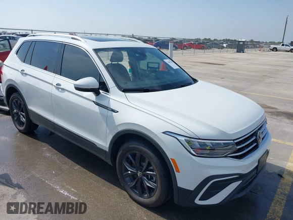 2024 Volkswagen Tiguan SE with VIN 3VVNB7AX2RM140292, listed as a IAAI auction lot 41899150 with 3,171 mi miles and . Bid and sale history available at DreamBid. Image 1.