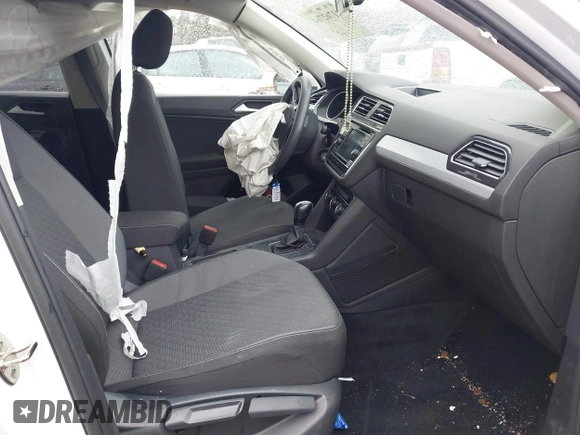 2021 Volkswagen Tiguan S z VIN 3VV1B7AX6MM077365, wystawiony jako IAAI lot #41762764 z przebiegiem 46 338 mil mil oraz . Historia ofert i sprzedaży dostępna na DreamBid. Obrazek 5.