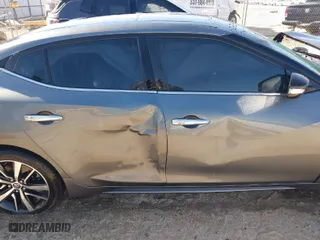 2019 Nissan Maxima SV with VIN 1N4AA6AV5KC384122, listed as a IAAI auction lot 41749785 with 60,989 mi miles. Bid and sale history available at carsss.com. Image 14.