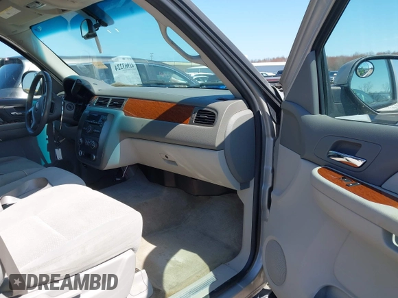 2007 GMC Yukon SLE z VIN 1GKFK13057J197990, wystawiony jako IAAI lot #41963224 z przebiegiem 187 060 mil mil oraz . Historia ofert i sprzedaży dostępna na DreamBid. Obrazek 5.