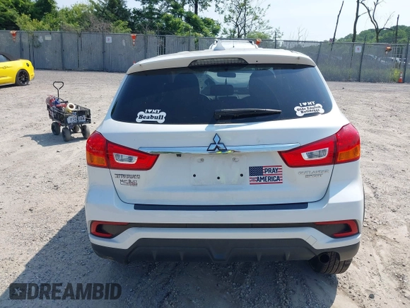 2018 Mitsubishi Outlander ES z VIN JA4AP3AU9JU023316, wystawiony jako IAAI lot #42496213 z przebiegiem 24 772 mil mil oraz . Historia ofert i sprzedaży dostępna na DreamBid. Obrazek 16.