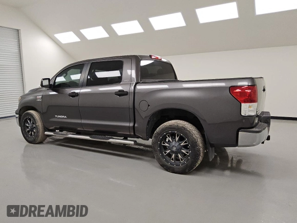2011 Toyota Tundra z VIN 5TFEY5F10BX115722, wystawiony jako Copart lot #47325435 z przebiegiem 231 924 mil mil oraz Czysty tytuł • Clean title. Historia ofert i sprzedaży dostępna na DreamBid. Obrazek 2.