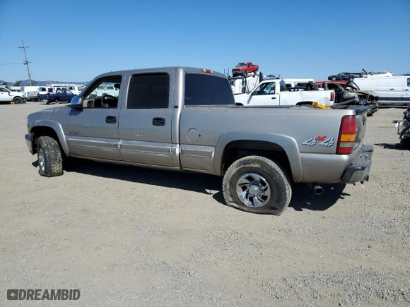 2002 Chevrolet Silverado 1500HD LT with VIN 1GCGK13U12F106955, listed as a Copart auction lot 71199304 with 0 mi miles and Salvage Title. Bid and sale history available at carsss.com. Image 2.