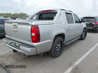 2011 Chevrolet Avalanche LTZ with VIN 3GNTKGE36BG337863, listed as a IAAI auction lot 42026377 with 207,116 mi miles and . Bid and sale history available at DreamBid. Image 4.