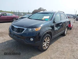 2011 Kia Sorento EX with VIN 5XYKU3A11BG176980, listed as a IAAI auction lot 40322036 with 234,448 mi miles. Bid and sale history available at carsss.com. Image 2.