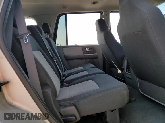 2004 Ford Expedition Special Service z VIN 1FMRU15W44LB83370, wystawiony jako Copart lot #54530685 z przebiegiem 172 179 mil mil oraz Szkoda całkowita • Salvage title. Historia ofert i sprzedaży dostępna na DreamBid. Obrazek 11.