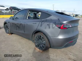 2021 Tesla Model Y Long Range with VIN 5YJYGDEE6MF111993, listed as a IAAI auction lot 41600578 with Not Provided miles. Bid and sale history available at carsss.com. Image 3.