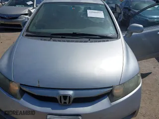 2009 Honda Civic Sdn LX with VIN 2HGFA16599H518263, listed as a IAAI auction lot 42006093 with 368,179 mi miles. Bid and sale history available at carsss.com. Image 6.