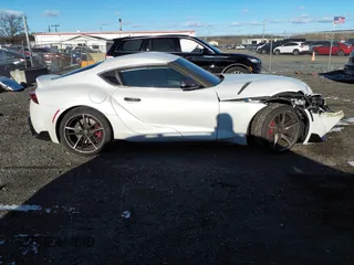 2022 Toyota GR Supra 3.0 with VIN WZ1DB0C08NW053137, listed as a IAAI auction lot 41267836 with 1 mi miles. Bid and sale history available at carsss.com. Image 13.