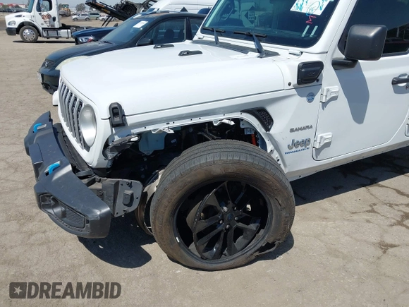2024 Jeep Wrangler Sahara with VIN 1C4RJXP61RW126904, listed as a IAAI auction lot 41998215 with 32,034 mi miles and . Bid and sale history available at DreamBid. Image 6.