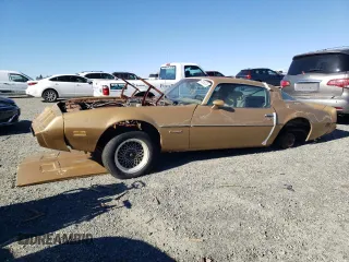 1981 Pontiac Firebird z VIN 1G2AV87W4BL126107, wystawiony jako Copart lot #87655375 z przebiegiem 619 341 mil mil oraz Tytuł czysty. Historia ofert i sprzedaży dostępna na DreamBid. Obrazek 1.
