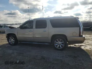 2011 GMC Yukon XL Denali with VIN 1GKS2MEF2BR192306, listed as a Copart auction lot 84486134 with 197,724 mi miles and Salvage Title. Bid and sale history available at carsss.com. Image 2.