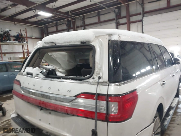 2019 Lincoln Navigator Reserve with VIN 5LMJJ2LT1KEL25094, listed as a IAAI auction lot 41258495 with 63,139 mi miles. Bid and sale history available at carsss.com. Image 6.