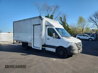 2021 Mercedes-Benz Sprinter with VIN W1X8D33Y9MN158890, listed as a Copart auction lot 52627565 with 13,274 mi miles and Salvage Title. Bid and sale history available at DreamBid. Image 1.
