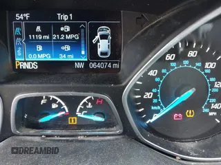 2014 Ford Escape SE z VIN 1FMCU9GX8EUB98766, wystawiony jako IAAI lot #42256143 z przebiegiem 64 074 mil mil oraz . Historia ofert i sprzedaży dostępna na DreamBid. Obrazek 16.