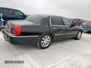 2010 Lincoln Town Car Signature Limited z VIN 2LNBL8CV3AX614416, wystawiony jako Copart lot #58716225 z przebiegiem 346 529 mil mil oraz Czysty tytuł • Clean title. Historia ofert i sprzedaży dostępna na DreamBid. Obrazek 3.