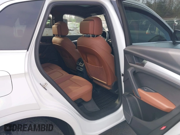 2024 Audi Q5 S line Premium z VIN WA1GAAFY0R2070950, wystawiony jako IAAI lot #41118186 z przebiegiem 3248 mil mil oraz . Historia ofert i sprzedaży dostępna na DreamBid. Obrazek 8.